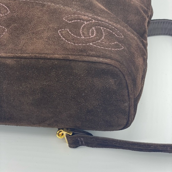 RARE VINTAGE CHANEL BACKPACK - Picture 3 of 16